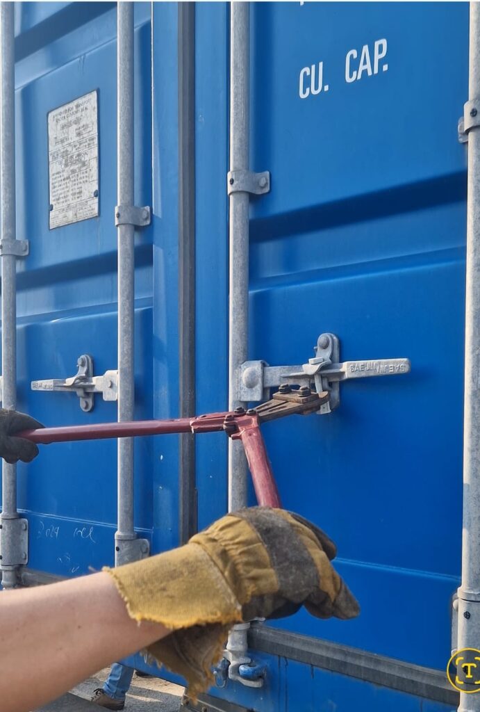 Malý klub, veľké sny. A jeden veľký kontajner.